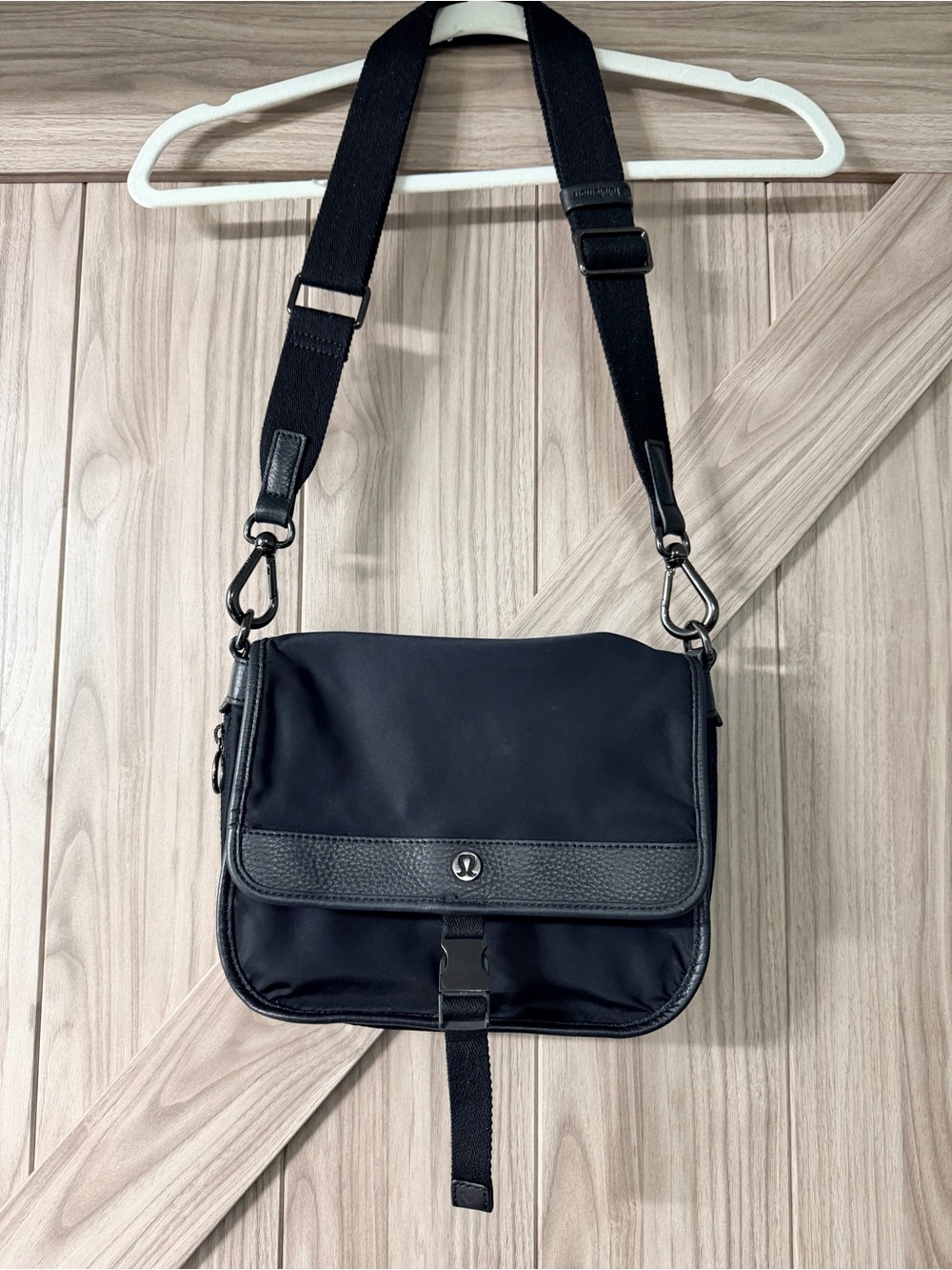 lululemon Now and Always crossbody 5L